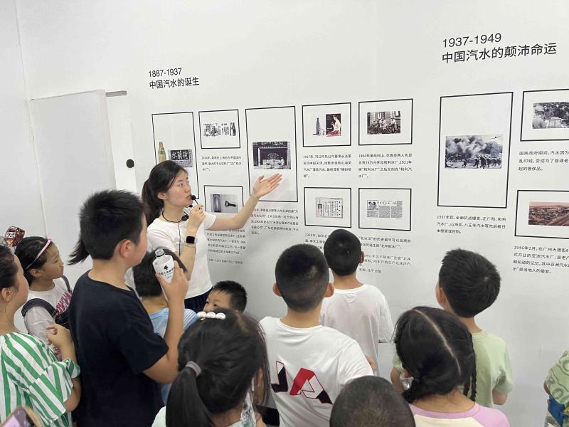 滁州市图书馆开展亭城四季游·“绿色工厂元气探秘”科普研学活动探索玻璃隔断工艺